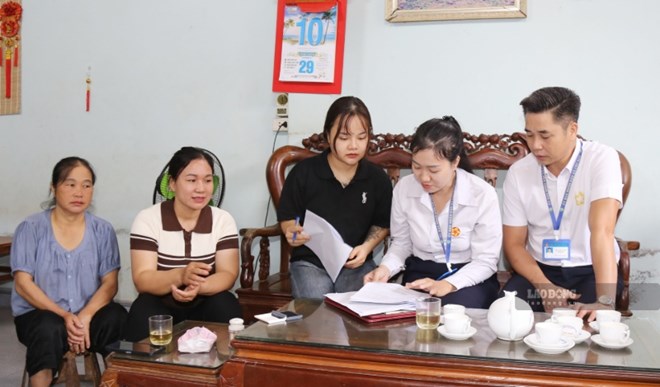 Xã vùng cao Lào Cai đổi cách phục vụ, đưa dịch vụ công đến tận nhà dân