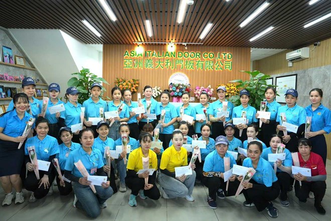 Cảm ơn nữ công nhân đã nỗ lực, tận tâm đồng hành cùng công ty