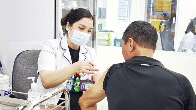 Thanh thiếu niên có thể mắc não mô cầu dù đang khỏe mạnh