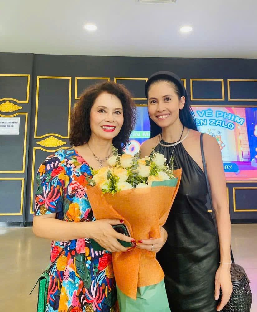NSND Minh Châu và con gái. Ảnh: NVCC
