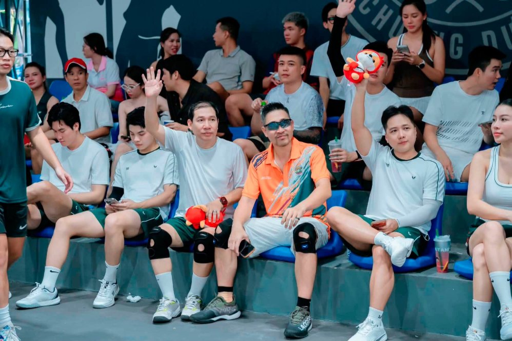 NSƯT Quang Thắng và NSƯT Hồ Phong (giữa) trong một lần tham gia chơi pickleball. Ảnh: Nhân vật cung cấp.