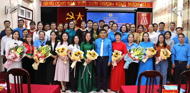 Biểu dương nữ đoàn viên qua phong trào