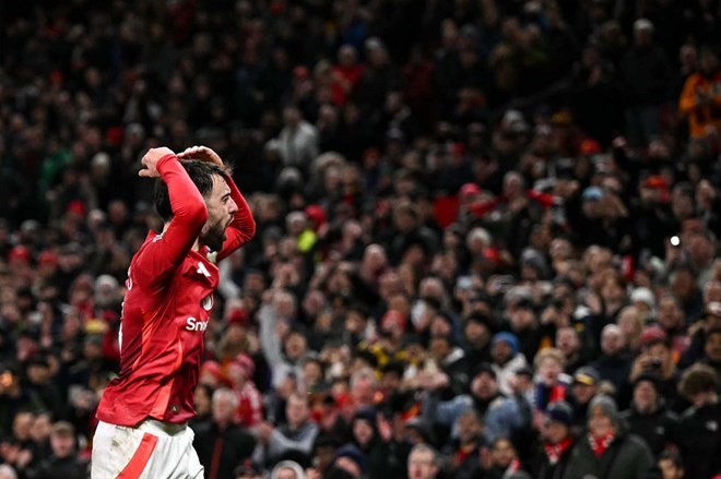 Bruno Fernandes phải là tấm gương cho các đồng đội. Ảnh: AFP