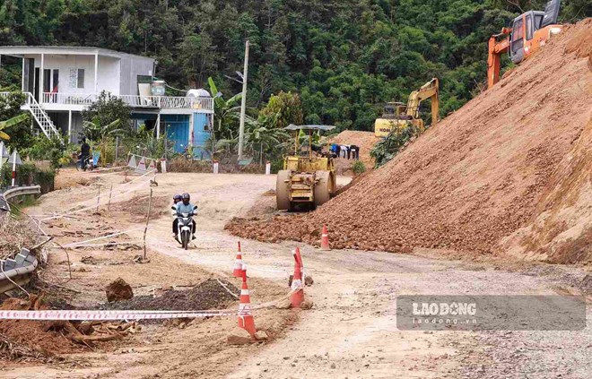Quốc lộ 28 ở Lâm Đồng tiếp tục sụt lún, xuất hiện vết nứt dài 70m