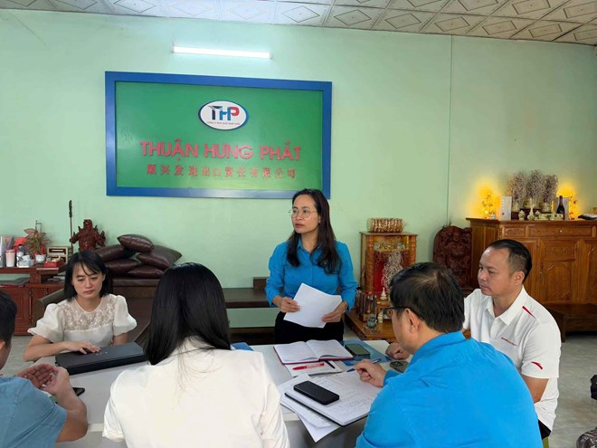Tăng cường giám sát thực thi pháp luật lao động, bảo vệ quyền lợi công nhân